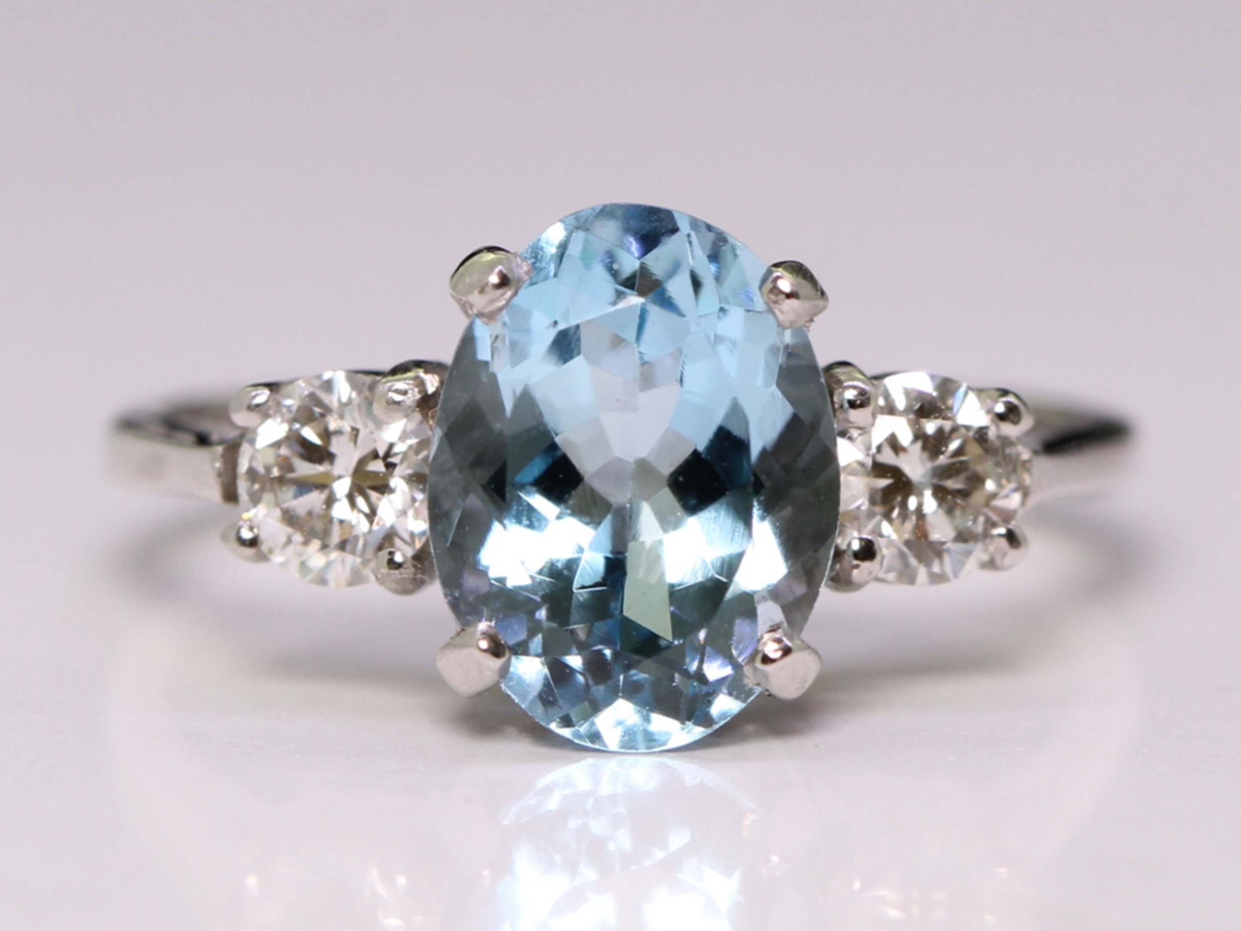 vintage 4ct aquamarine and diamond 18ct gold trilogy ring