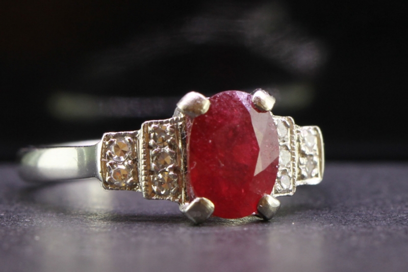 Gorgeous ruby and diamond 18 carat white gold ring
