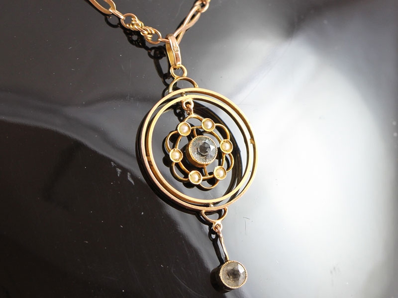 Elegant aquamarine and seed pearl 9 carat gold pendant and chain