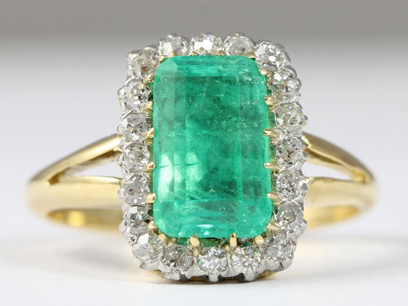 Stunning victorian emerald and diamond 18 carat gold ring