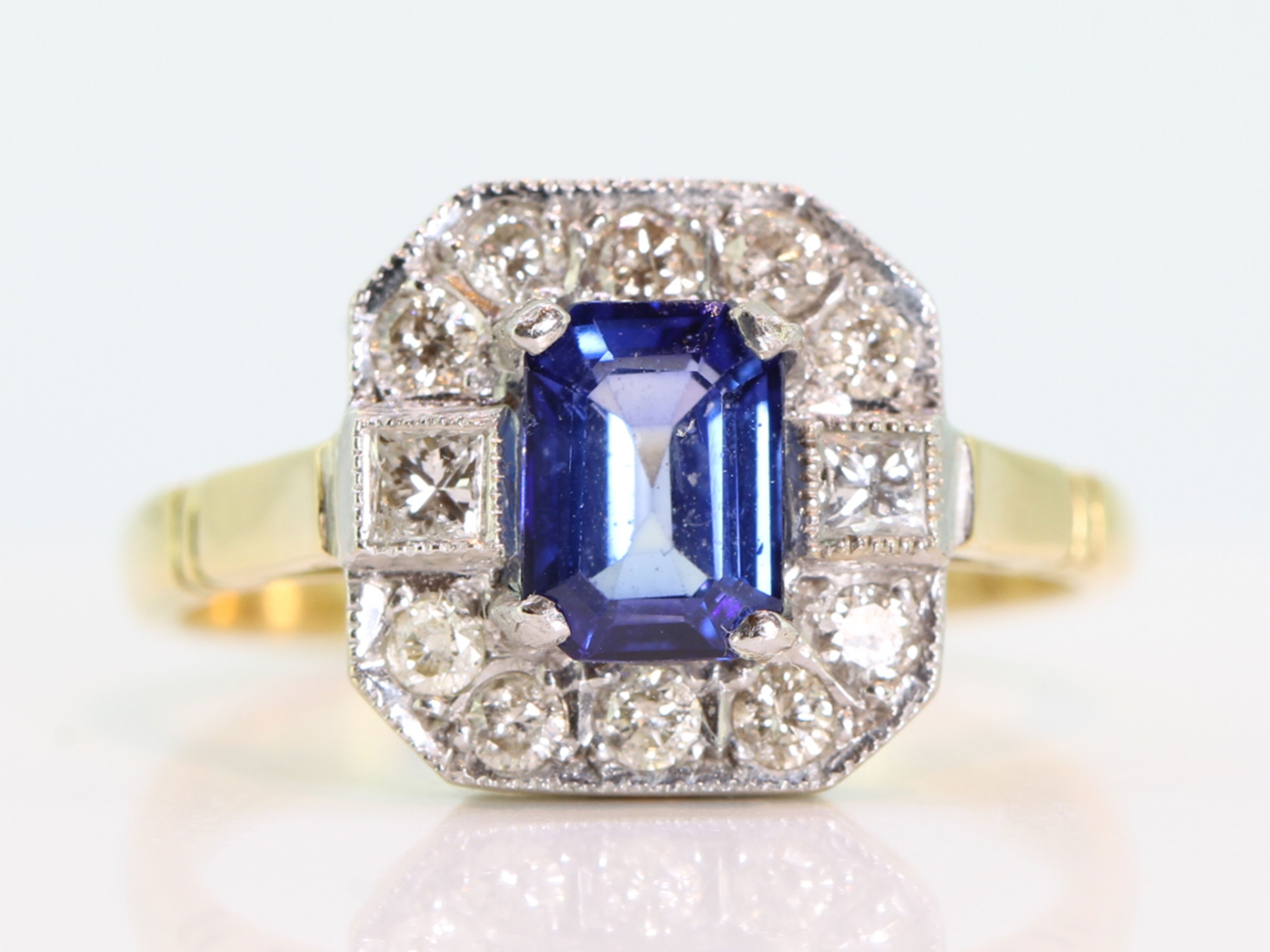 Stunning sapphire and diamond 18 carat gold cluster ring