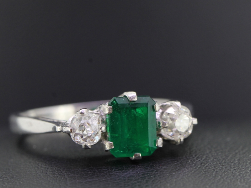  exquisite emerald and diamond 18 carat gold trilogy ring 