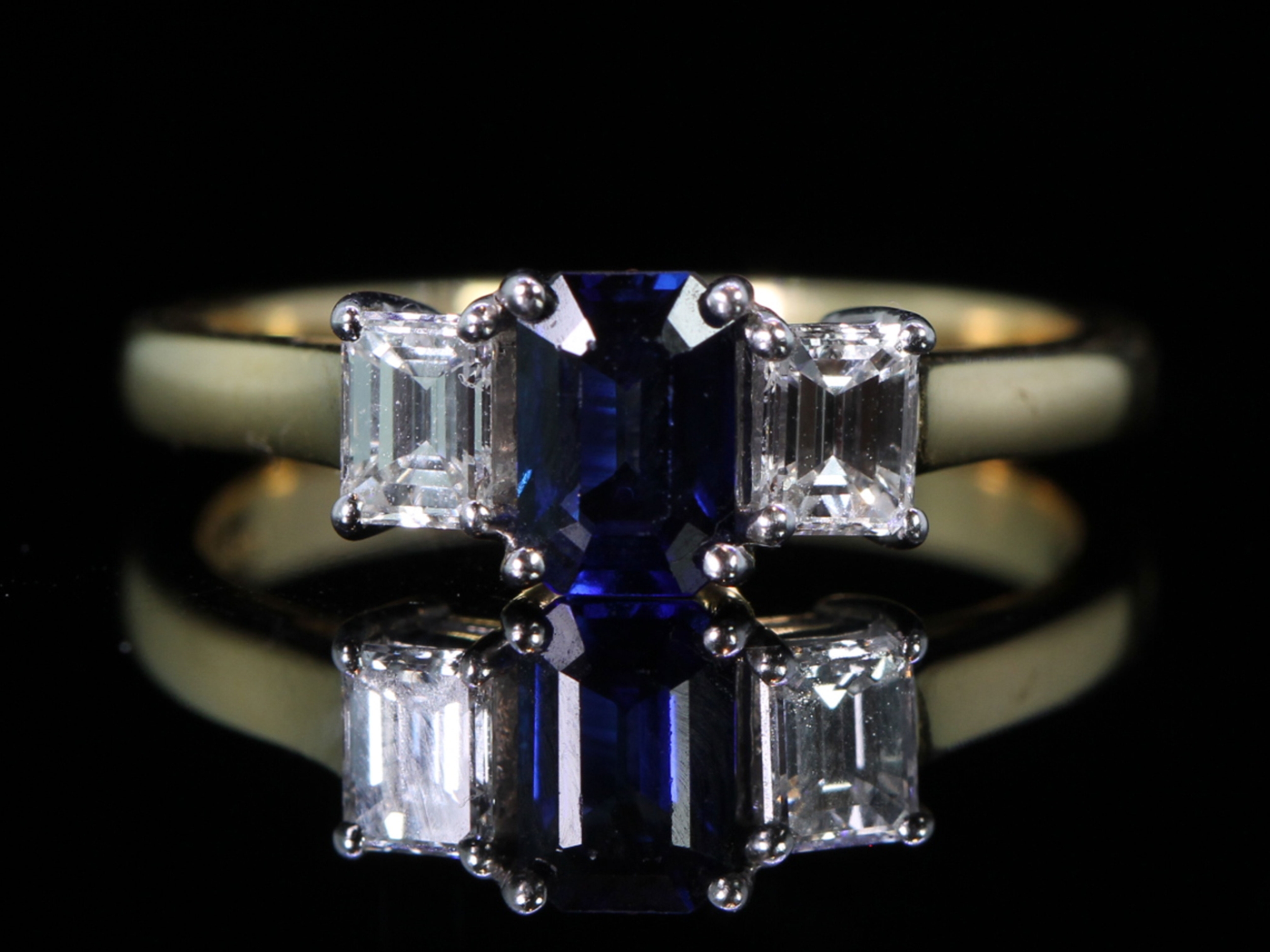 Vintage sapphire and diamond 18ct gold trilogy ring