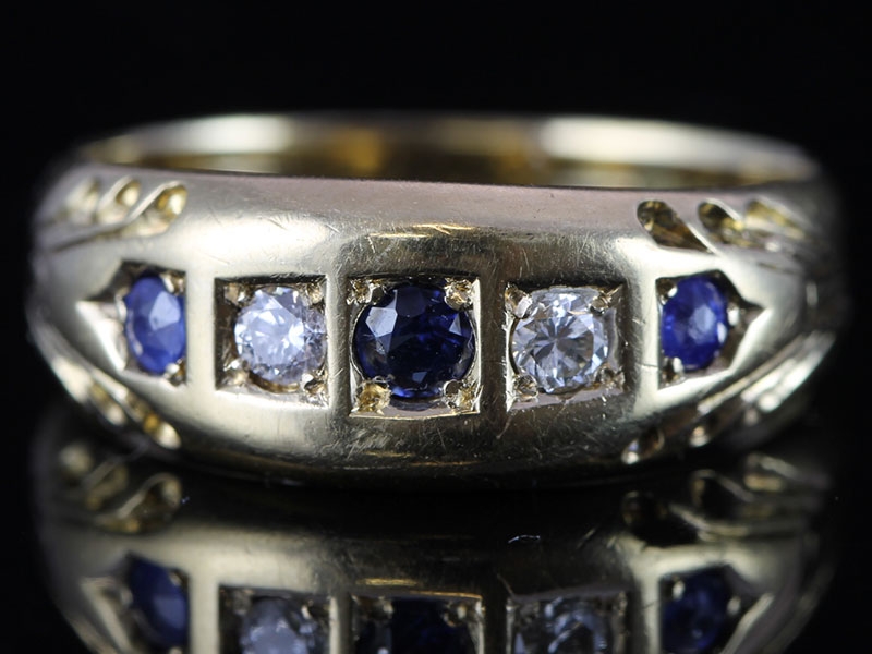Gorgeous edwardian sapphire and diamond 18 carat gold ring