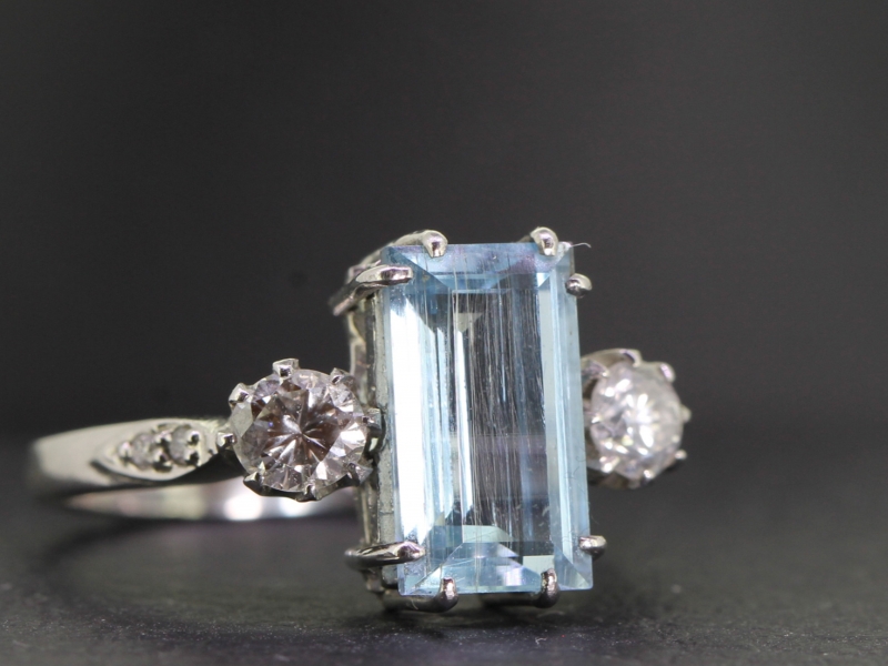 Stunning aquamarine and diamond trilogy platinum ring