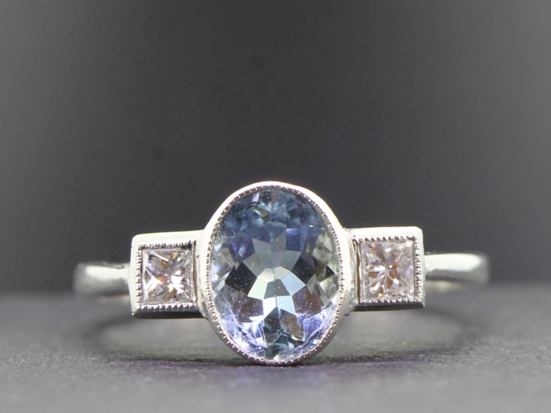  beautiful aquamarine and diamond platinum ring