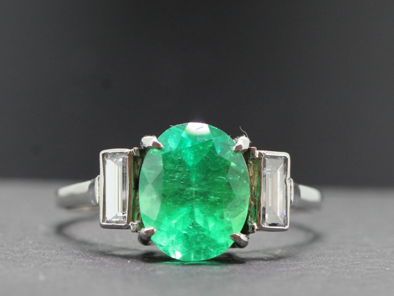 Stunning colombian emerald and diamond platinum ring