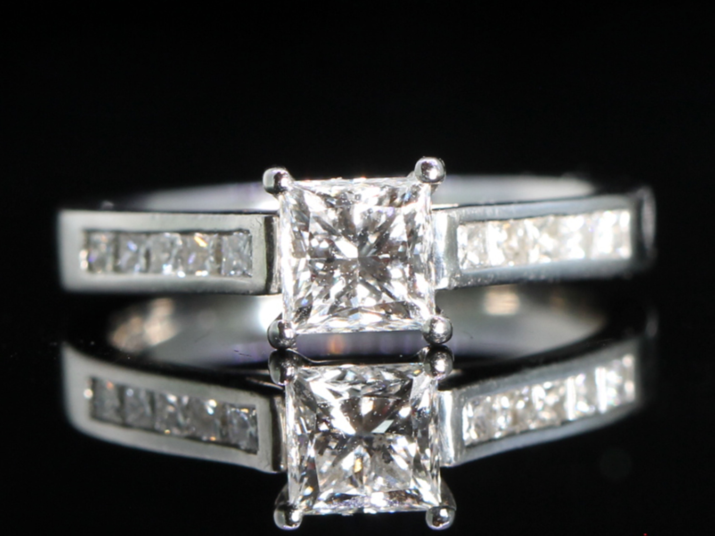 Princess diamond platinum engagement wedfit ring 