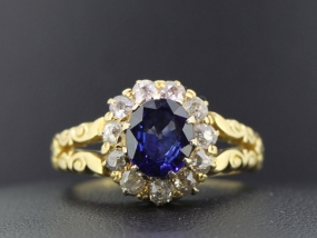 GORGEOUS VICTORIAN SAPPHIRE AND DIAMOND 18 CARAT GOLD CLUSTER RING