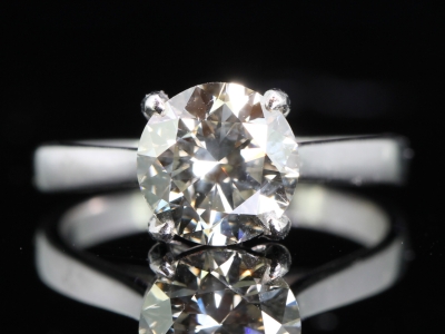 BREATHTAKING 2.21 CARAT DIAMOND SOLITAIRE PLATINUM RING