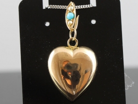  LOVELY EDWARDIAN 15 CARAT GOLD HEART PENDANT