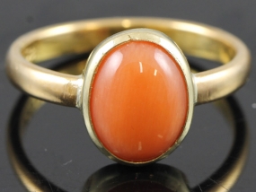 CHARMING EDWARDIAN CORAL SOLITAIRE 18 CARAT GOLD RING