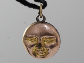  WONDERFUL MAN IN THE MOON EDWARDIAN GOLD CHARM