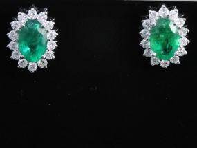 STUNNING EMERALD AND DIAMOND 18 CARAT GOLD STUDS