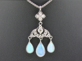  GORGEOUS OPAL AND DIAMOND PENDANT AND CHAIN