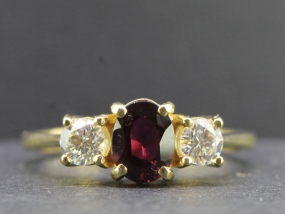 FABULOUS RUBY AND DIAMOND 18 CARAT GOLD TRILOGY RING