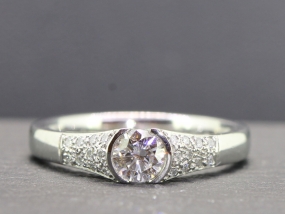 FABULOUS ART DECO INSPIRED PLATINUM DIAMOND RING