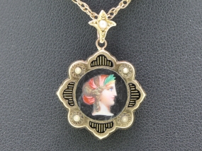 WONDERFUL VICTORIAN NEO CLASSICAL ENAMEL 15 CARAT GOLD PENDANT