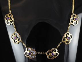 BEAUTIFUL ARTS AND CRAFTS AMETHYST 15 CARAT GOLD NECKLACE CIRCA 1800