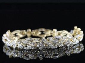 MAGNIFICENT DIAMOND BRACELET HANDCRAFTED IN 9 CARAT GOLD