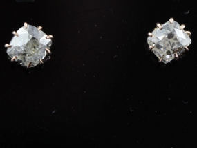 STRIKING GEORGIAN DIAMOND 18 CARAT GOLD STUD EARRINGS