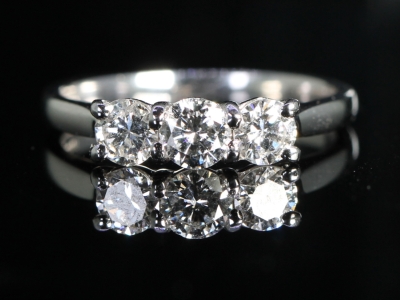 Vintage Diamond 18ct Gold Trilogy Ring 