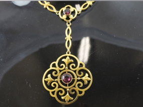 ELEGANT EDWARDIALMANDINE 9 CARAT GOLD NECKLACE