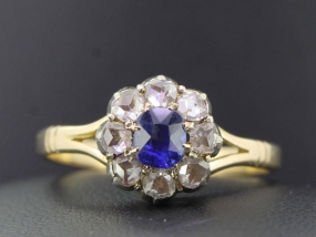 STUNNING VICTORIAN SAPPHIRE AND DIAMOND 18 CARAT GOLD CLUSTER RING