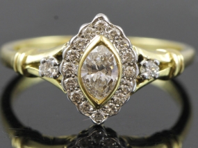 ELEGANT MARQUISE CUT DIAMOND CLUSTER 18 CARAT RING