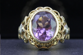 MAGNIFICENT AMETHYST AND DIAMOND 18 CARAT RING