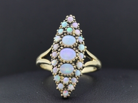 BEAUTIFIUL GEORGIAN INSPIRED NEVETTE 9 CARAT GOLD OPAL RING